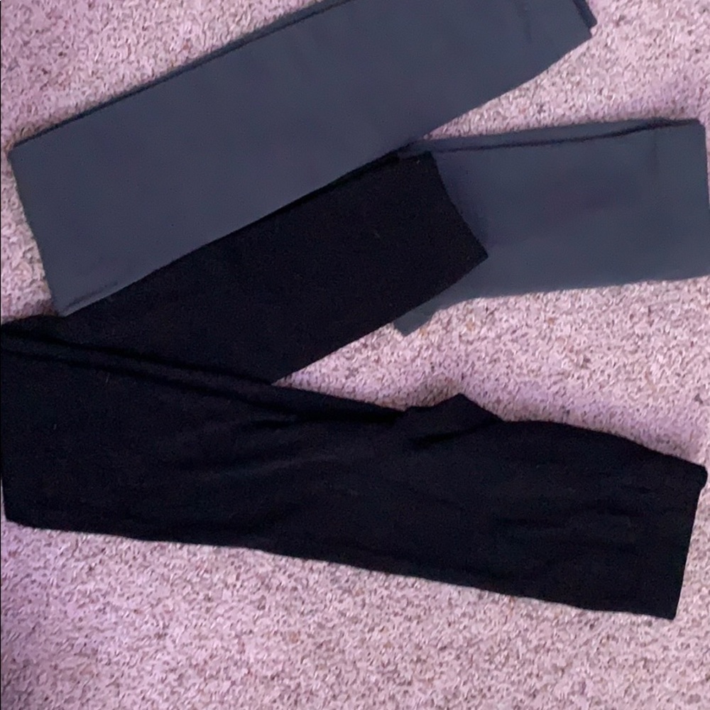 2/5 black and grey leggings